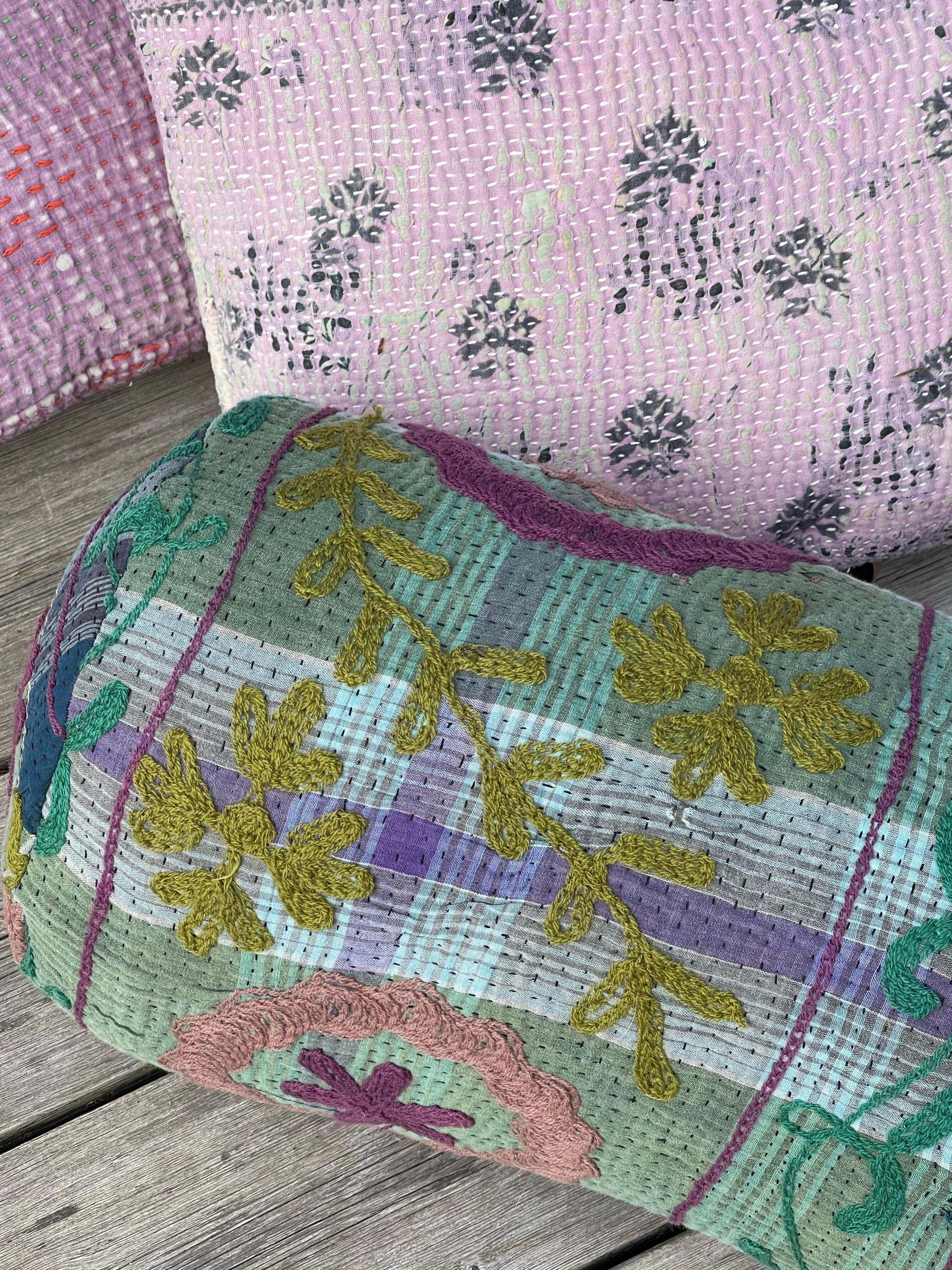 Bolsterpute - Suzani Sari - #4915 - Linneas Hage