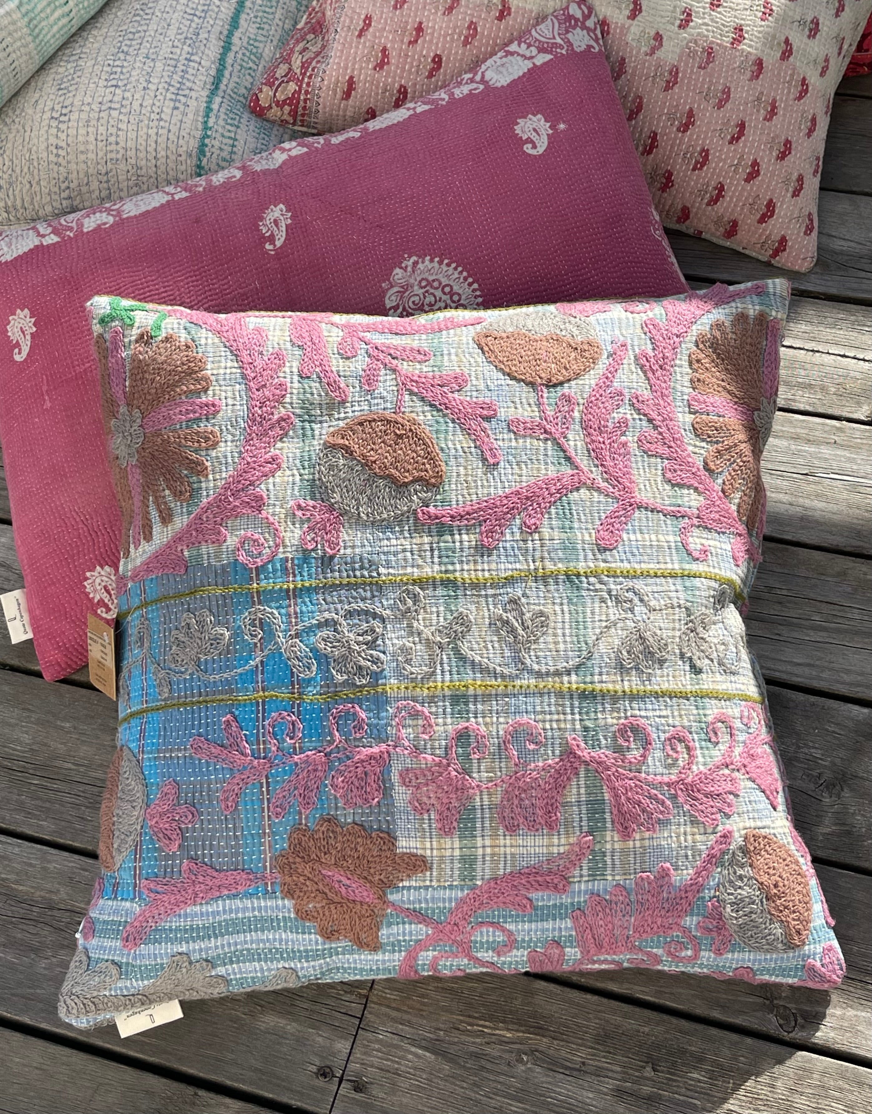 Suzani Sariputetrekk - 50x50cm - Y4460