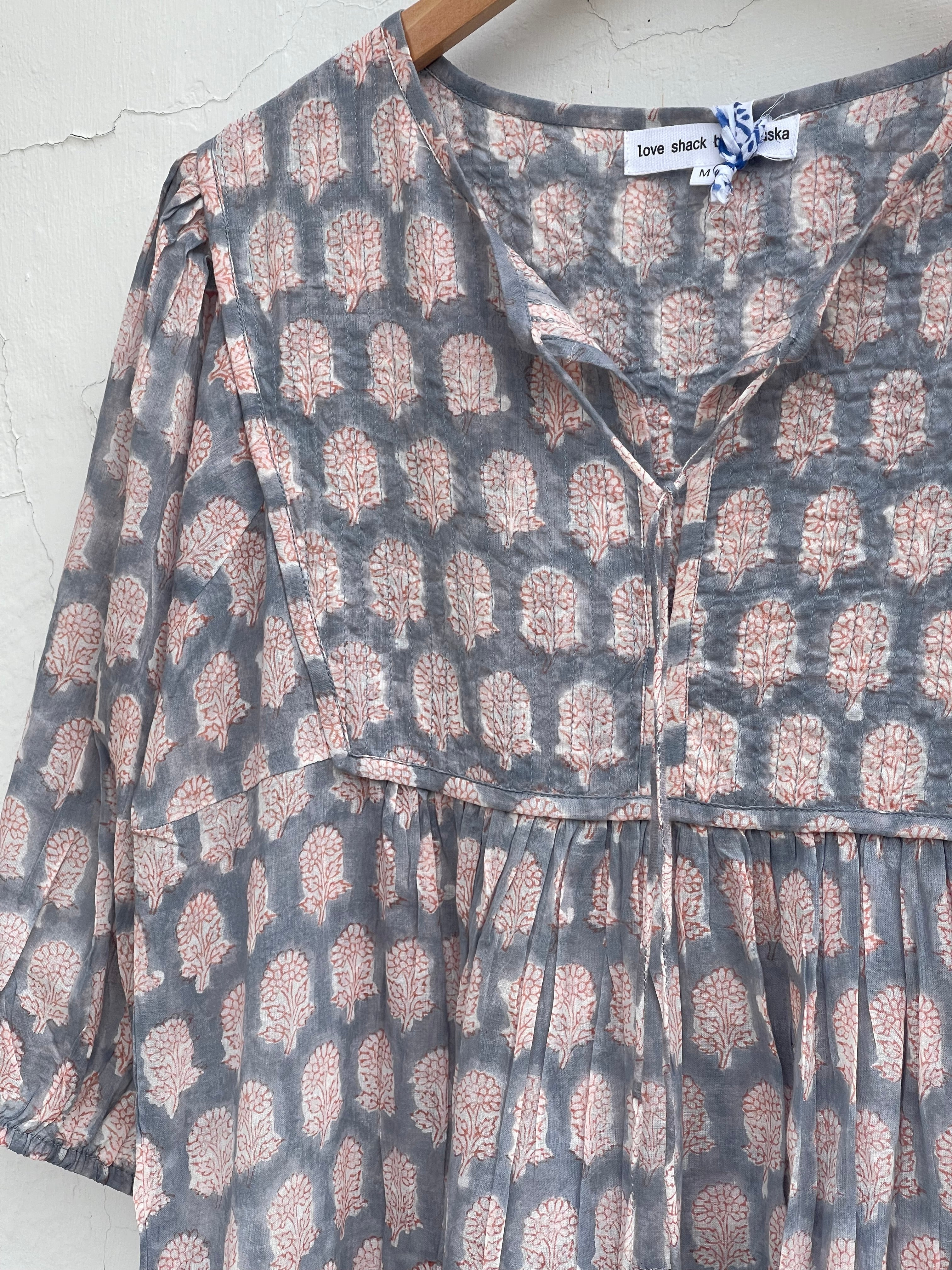 Arles Smekkekjole - Steel Grey - Linneas Hage