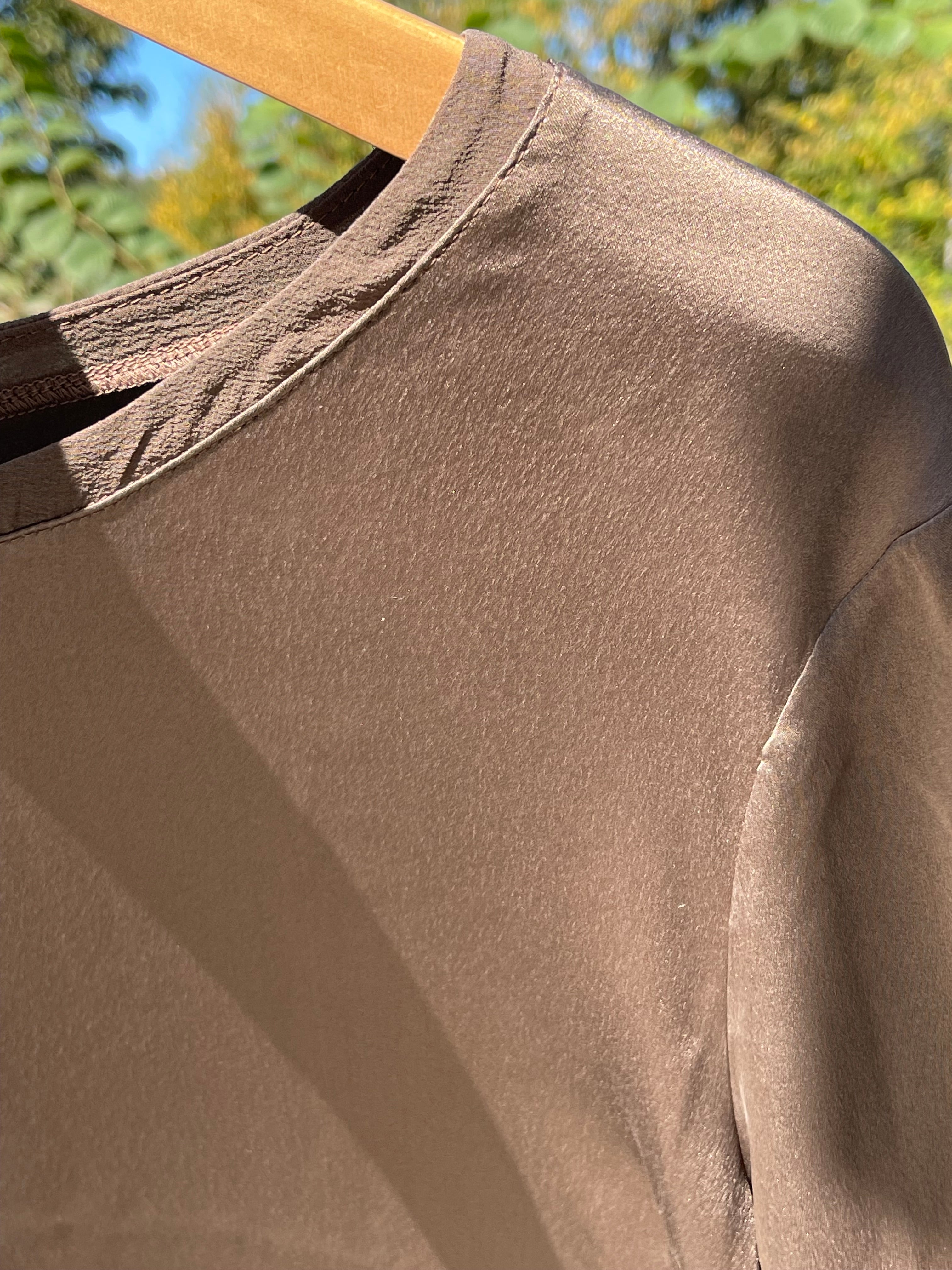 Langermet silketopp - Taupe