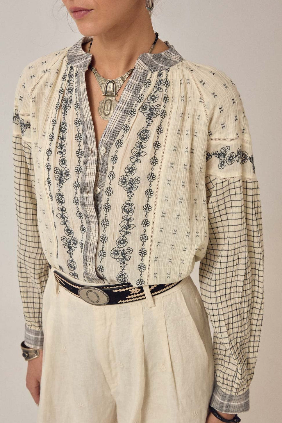 Noemi Bluse - Patchwork Notes - Ash - Linneas Hage