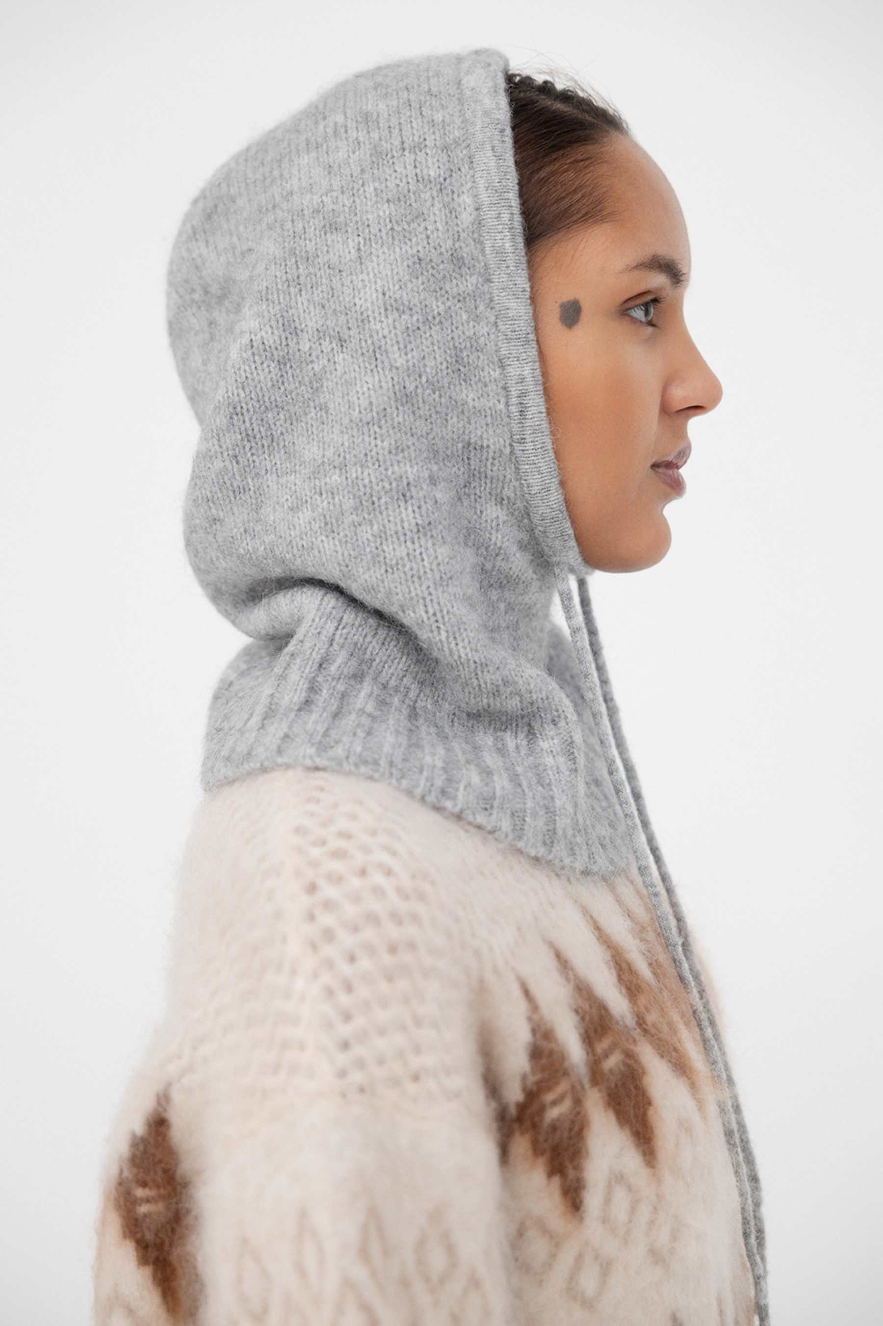 Nesa Balaklava - Charcoal