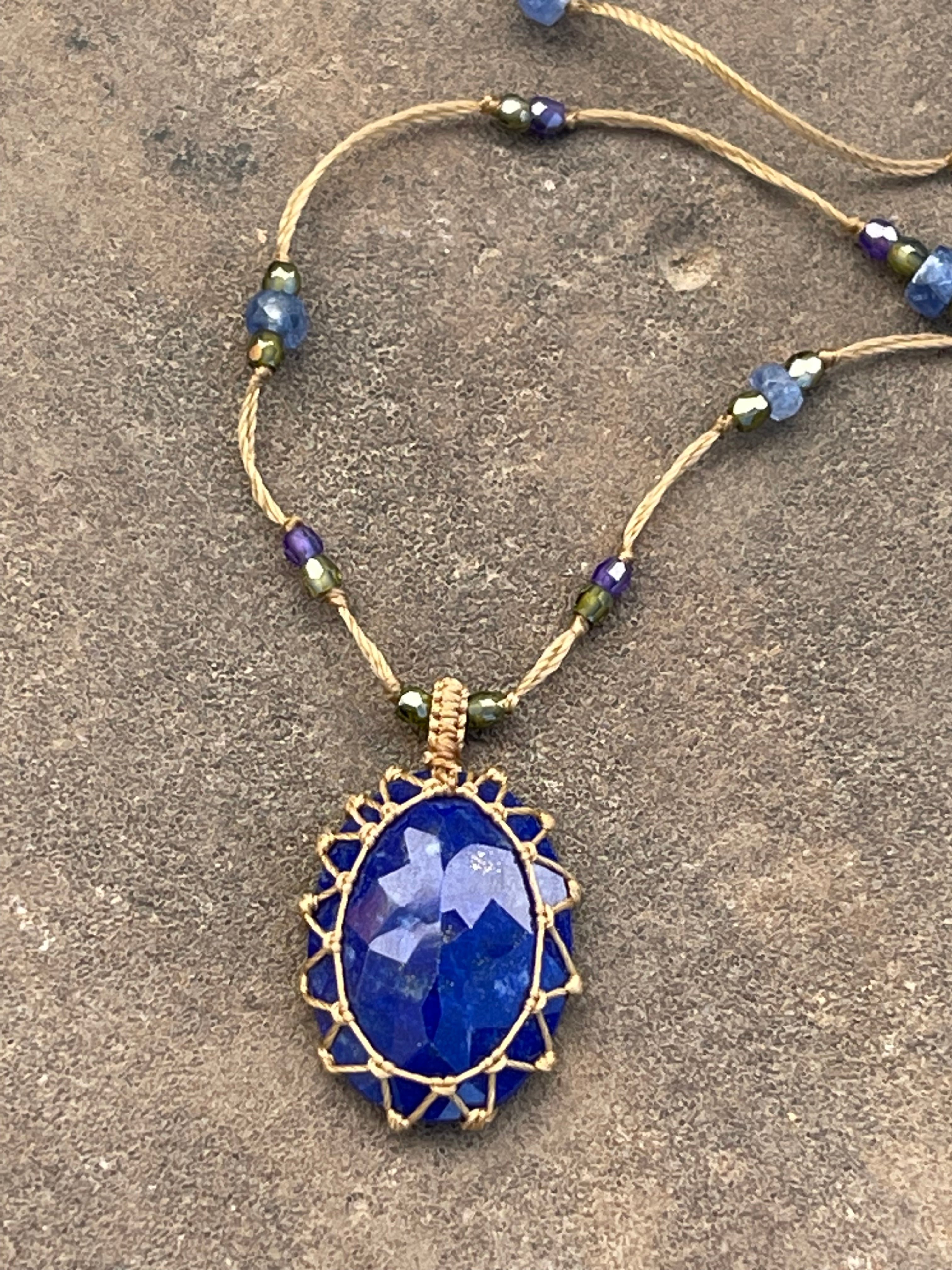 Kort smykke - Tibet - Lapis Lazuli